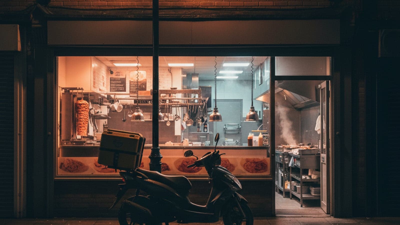 Late-Night Halal Takeaway in Bucknall (ST2) — Open Past 22:00